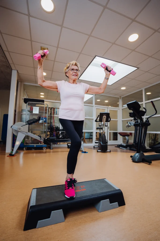 Training op locatie met dumbbells